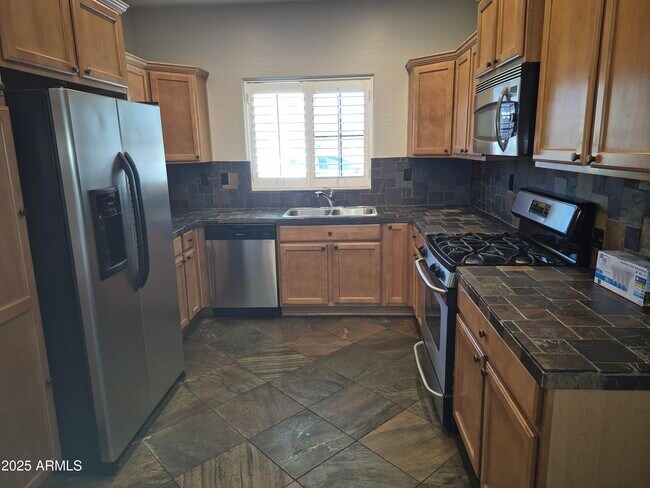 Building Photo - 3638 W Thalia Ct