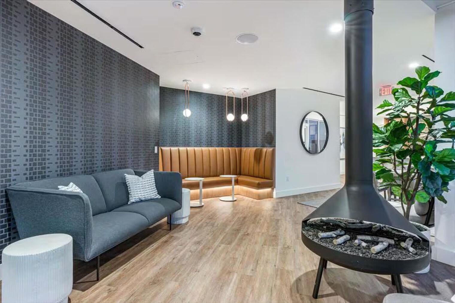 Building Photo - 57 Bank St