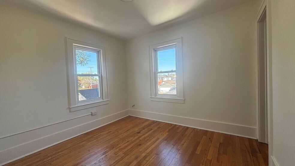 Building Photo - 3175 Oakshire Ave