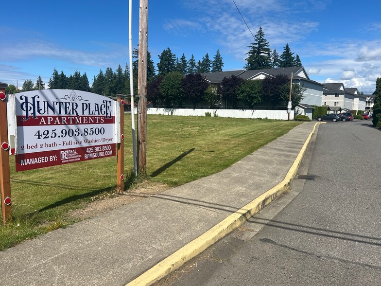 Primary Photo - Hunter Place Apartments