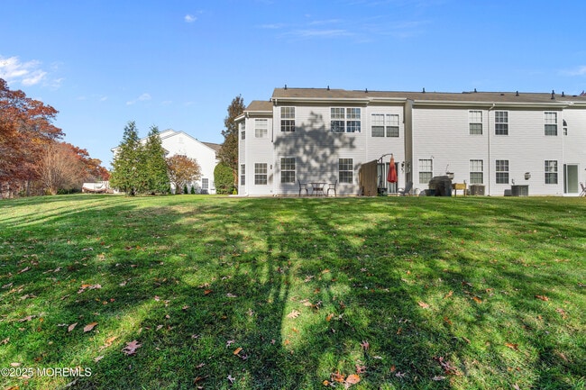 Building Photo - 11 Saratoga Ct