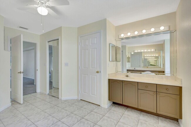 Building Photo - 14911 Orange Blvd