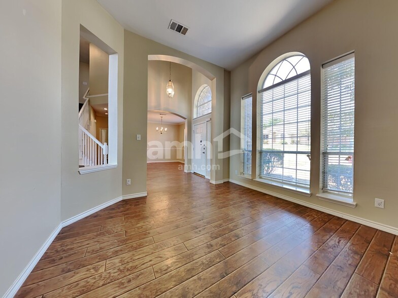 Building Photo - 1506 Holveck Dr