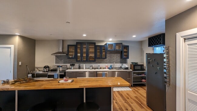 Building Photo - 2203 Tierwester St