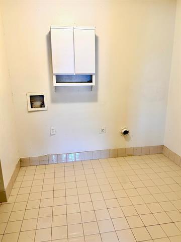 Building Photo - 834 Quebec Dr