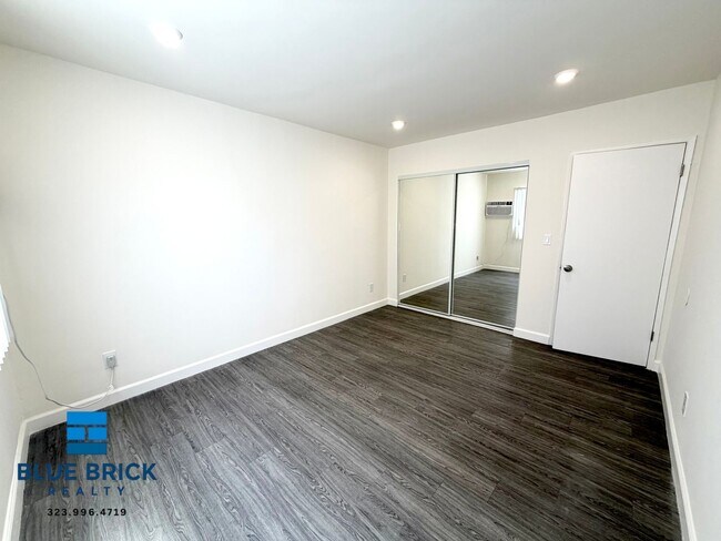 Building Photo - 5130 Yarmouth-23