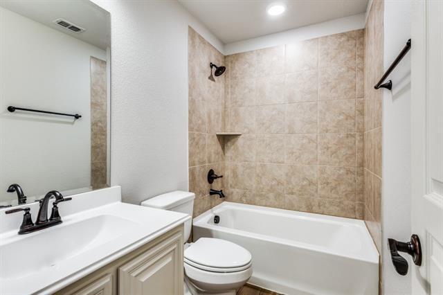 Building Photo - 3317 Creekhaven Dr