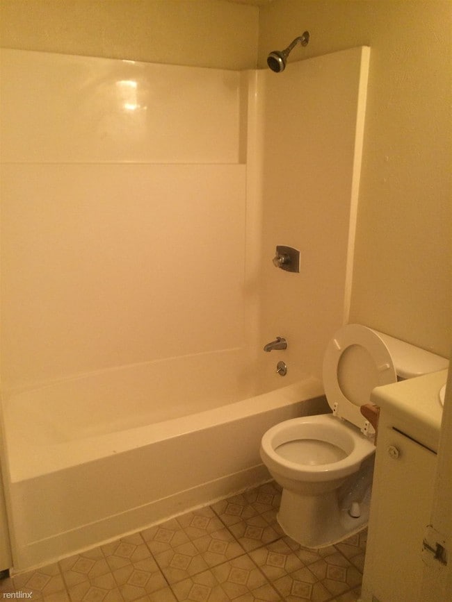 Building Photo - 21 Northgate Dr