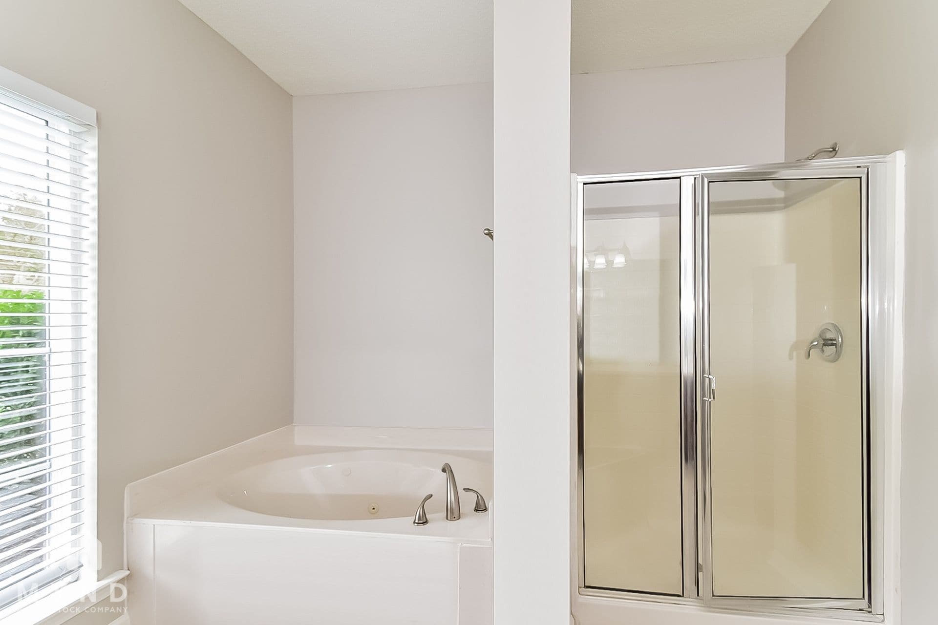 Building Photo - 4050 Sidlehill Dr