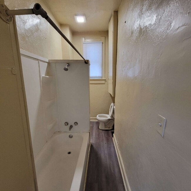 Building Photo - Near Southside 3BR House w/Garage!