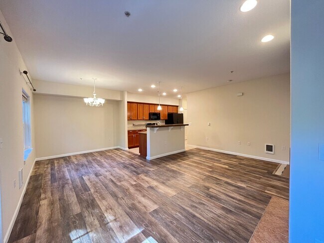 Building Photo - Private Ground Floor 1 Bed 1 Bath Hillsbor...