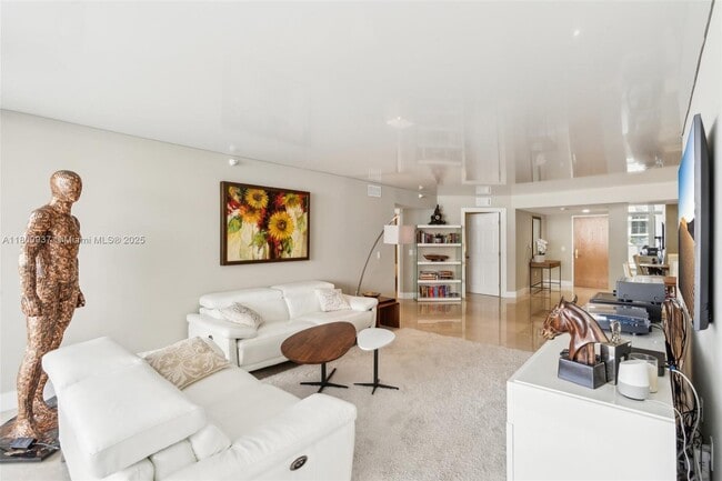 Building Photo - 16711 Collins Ave