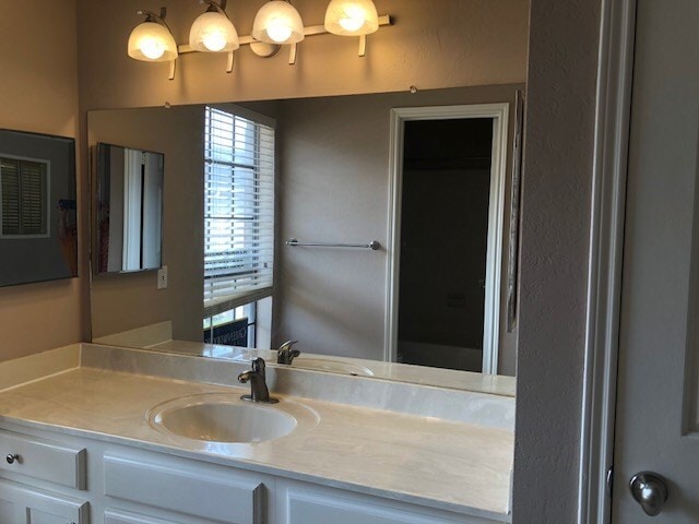 Building Photo - 7350 Kirby Dr