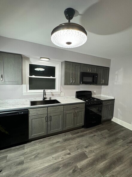 kitchen - 1818 Ashland Ave