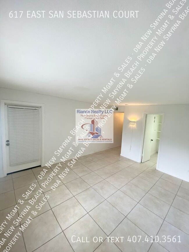 Building Photo - 617 E San Sebastian Ct