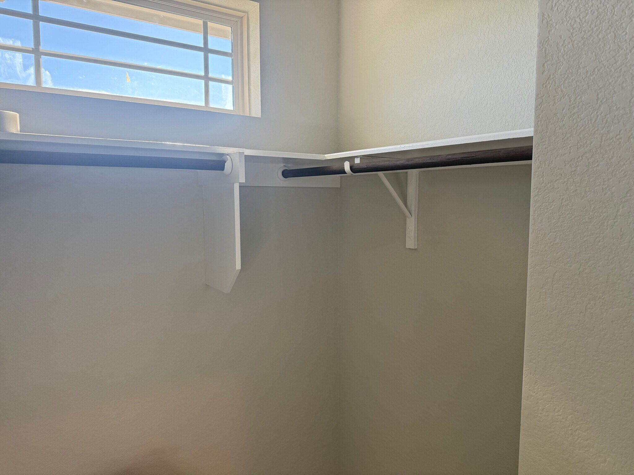 Building Photo - Room in House on Hamadryas Dr