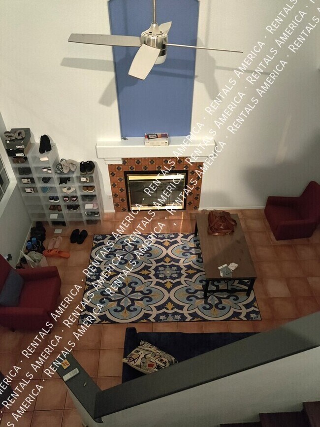 Primary Photo - 8071 N Hobby Horse Ct
