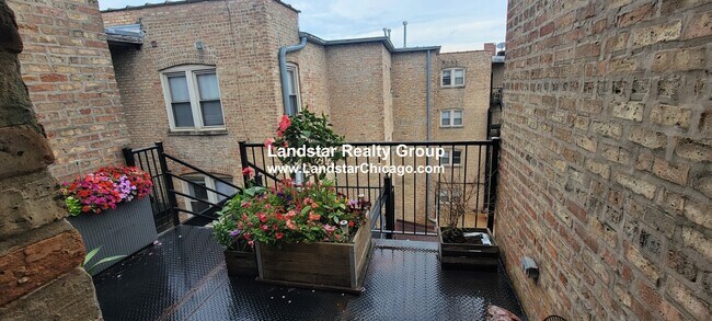 Building Photo - 2250 W Morse Ave