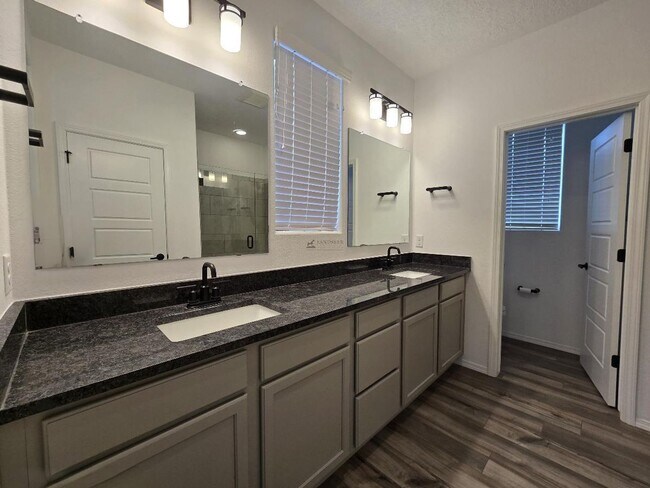 Building Photo - 5208 Gold Hl Ln