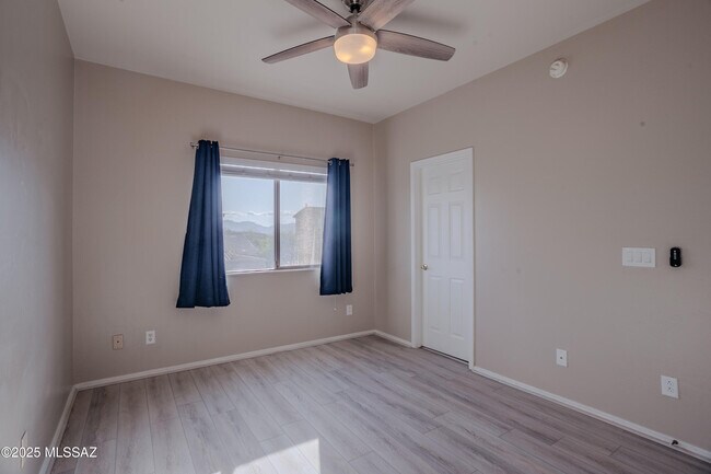 Building Photo - 6161 N Placita San Agustin