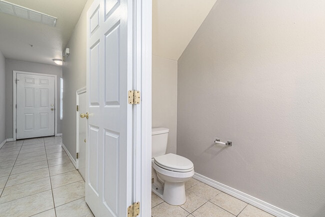 Building Photo - 100 Corwin Dr