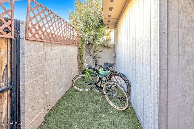 Building Photo - 5045 N 81st St