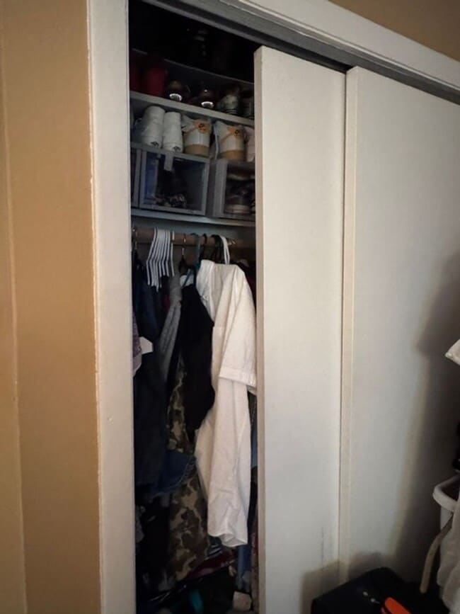Building Photo - WOW!!!!  GREAT DEAL!  1 BEDROOM ON ALLSTON/BRIGHTON LINE AVAIL 9/1