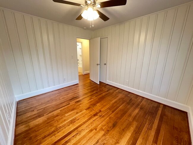 Building Photo - 1920 Eastway Dr