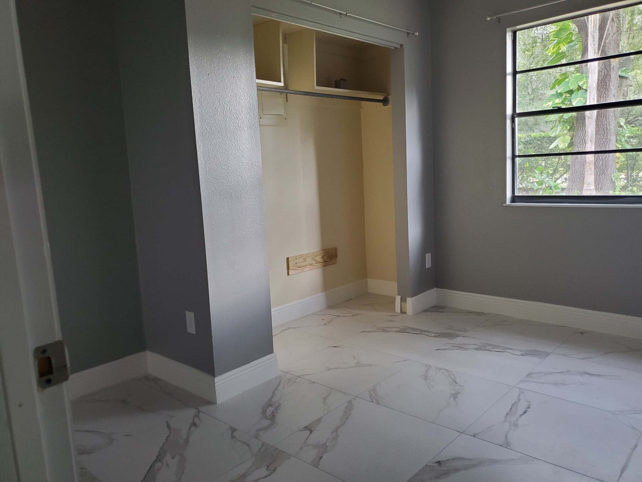 Building Photo - 820 Crenshaw Lake Rd