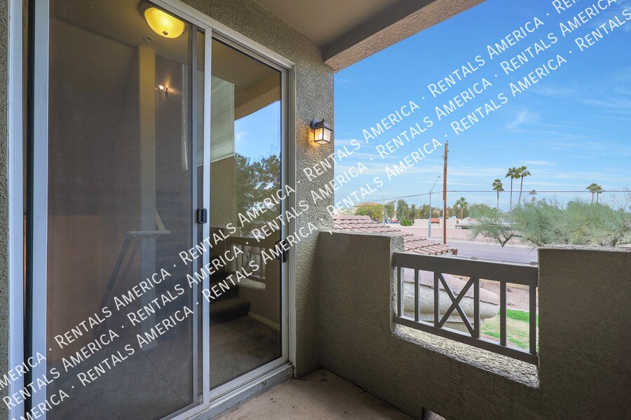 Building Photo - 18250 N Cave Creek Rd