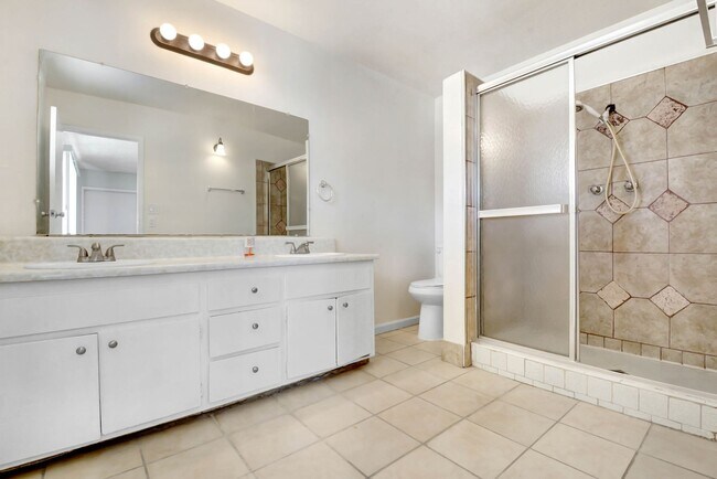 Building Photo - 13874 McDonnell St