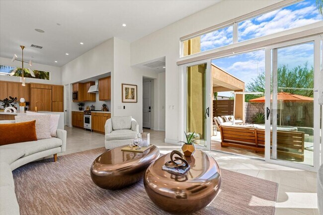 Building Photo - 446 Fountain Dr