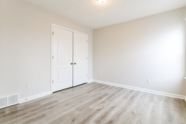 Building Photo - 10181 Sorrento Pl