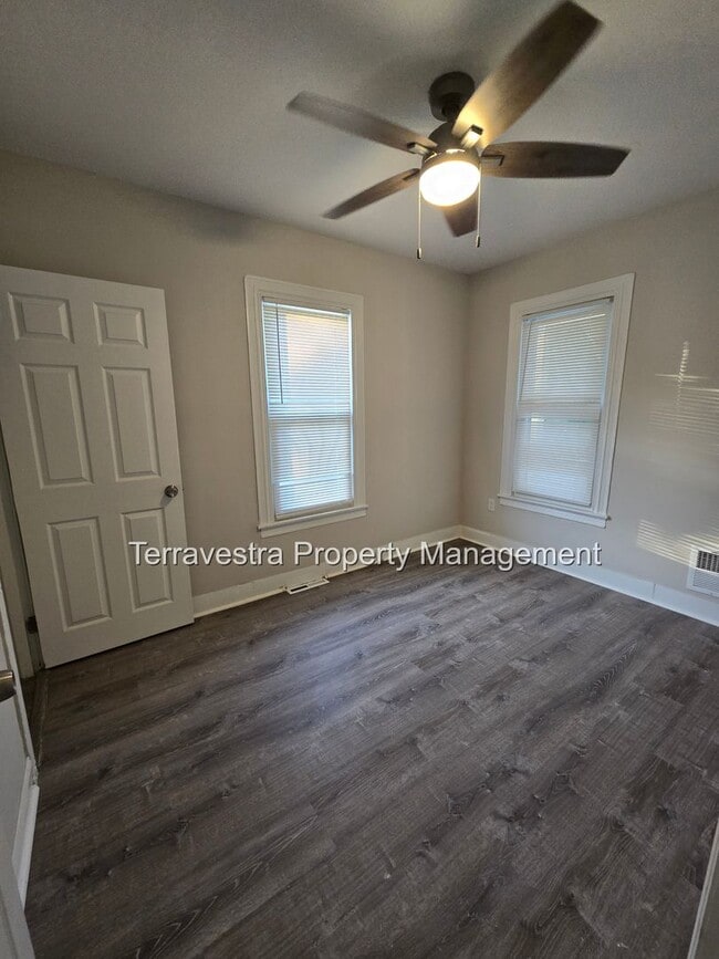 Building Photo - 321-323 South 5th Street