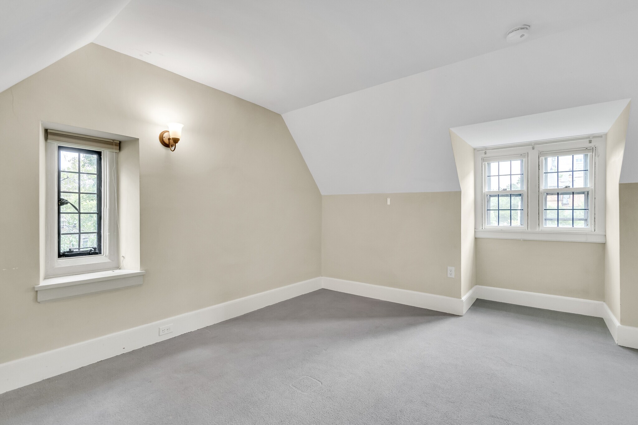 Building Photo - 1789 Beacon St