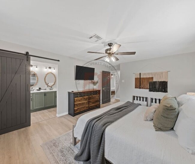 Building Photo - 1190 Greenwood Ln