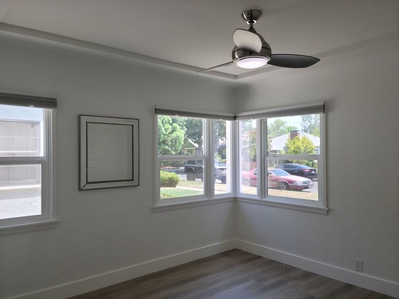 Building Photo - Stunning Remodeled 4 Bedroom House with Large Front Yard, Garage, Pool & Spa in Studio City!
