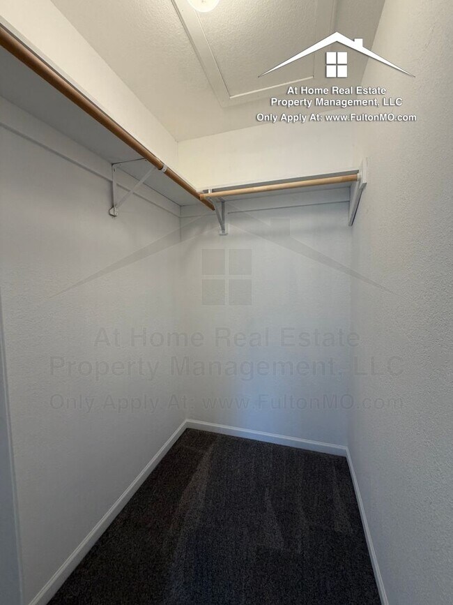 Building Photo - 1011 Greystone Ct
