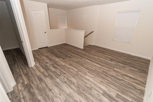 Building Photo - 27 Laguna Bend Dr