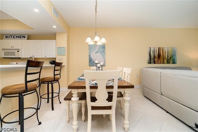 Building Photo - 10520 Amiata Way