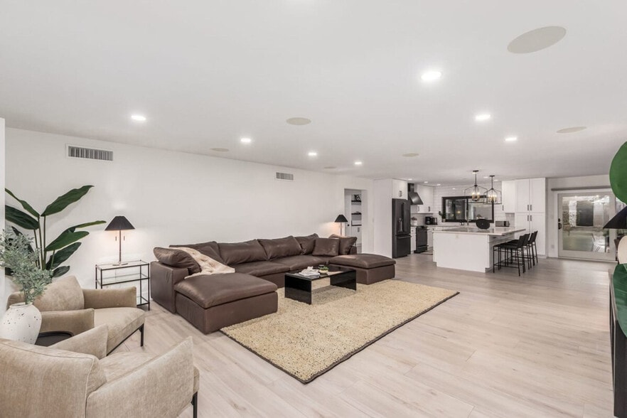 Building Photo - 14249 N 49th St