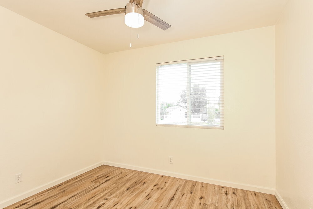 Building Photo - 921 S Val Vista Dr