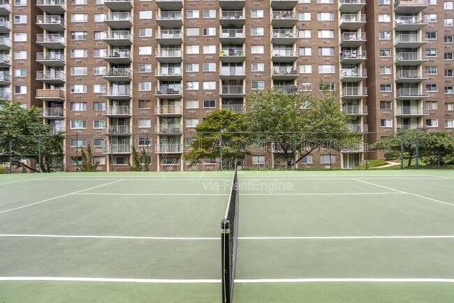 Building Photo - 2059 Huntington Ave