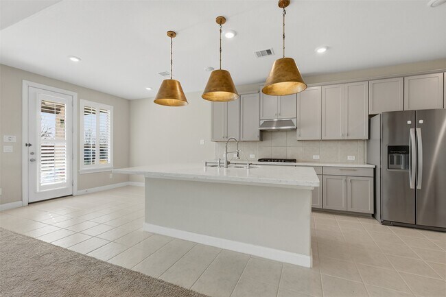 Building Photo - 2207 Silver Canyon Ln