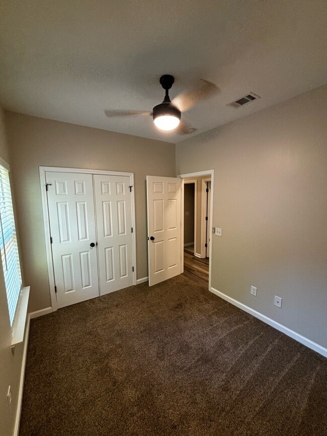 Building Photo - 715 Truman St