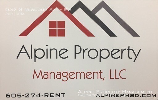 Building Photo - 937 S Newcomb Ave