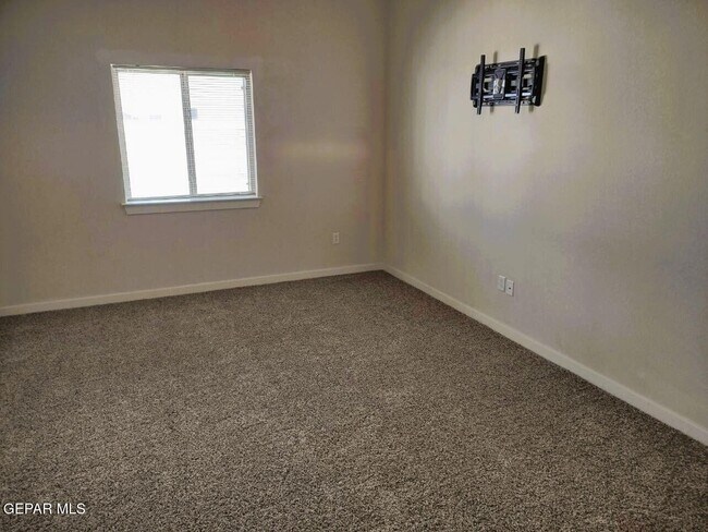 Building Photo - 14725 Tierra Fortaleza Ave