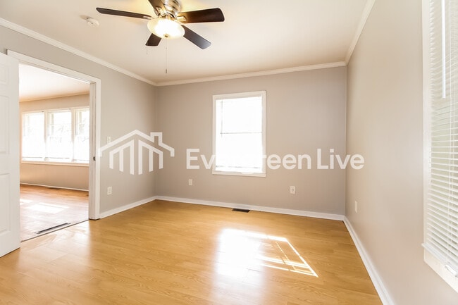 Building Photo - 106 Whitener Ave