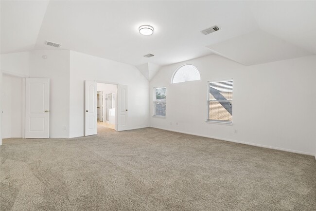 Building Photo - 3326 Lakeway Ln