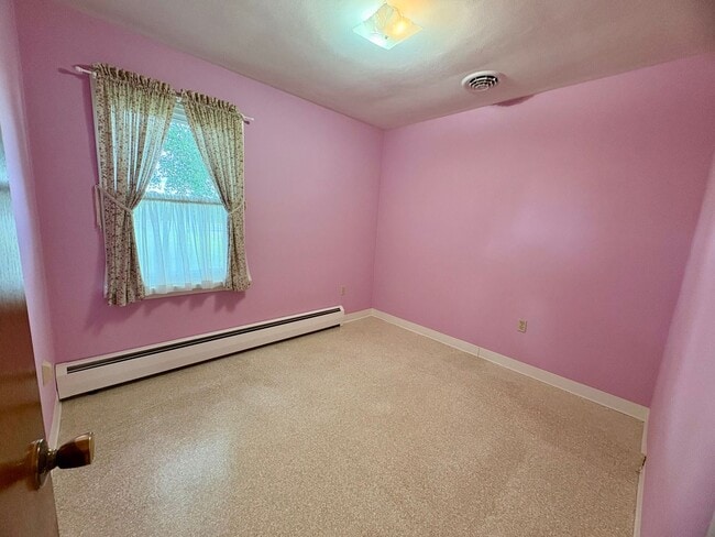 Building Photo - 3 Bedroom 2 Bathroom in Annville w/Huge Ga...